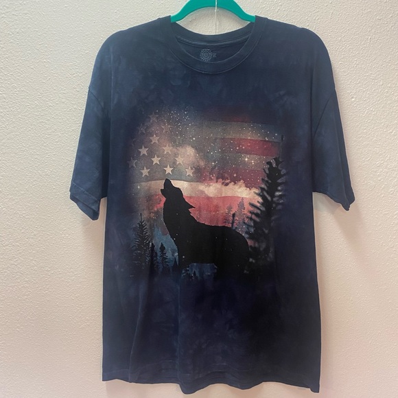 The Mountain Other - NWT The Mountain XL Howling Wolf American Flag Tee